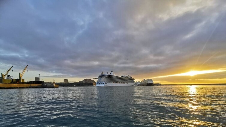 El puerto posiciona la provincia de Alicante como destino de cruceros: 5 barcos y más de 11 mil pasajeros en dos días