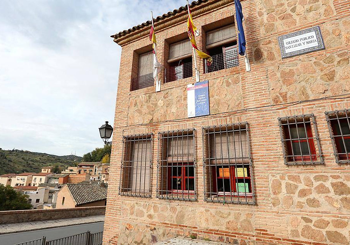 Una de las fachadas del colegio público San Lucas y María de Toledo