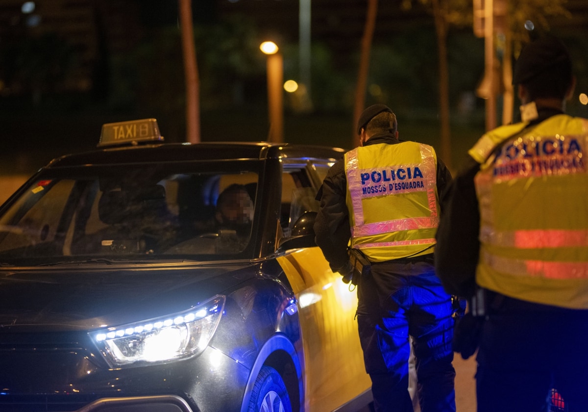 Detenida una mujer por retener atada de pies y manos a otra en un piso de  acogida de víctimas de violencia de género en Gerona