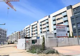 Ayuso anuncia la adjudicación de 1.912 nuevas viviendas del Plan Vive en Madrid