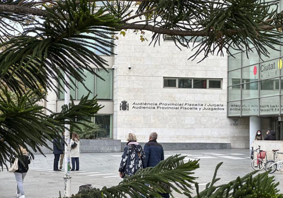 Acceso a la Ciudad de la Justicia de Valencia.