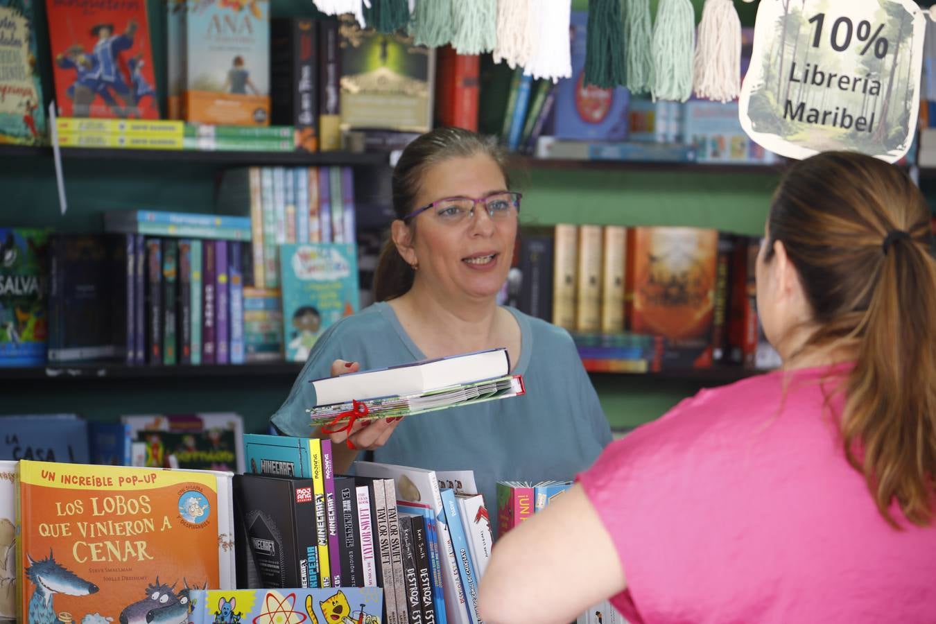 Las imágenes de la Feria del Libro de Córdoba en un domingo de gran ambiente