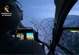 La sierra de Gredos vive el primer rescate aéreo en España de la Guardia Civil con gafas de visión nocturna