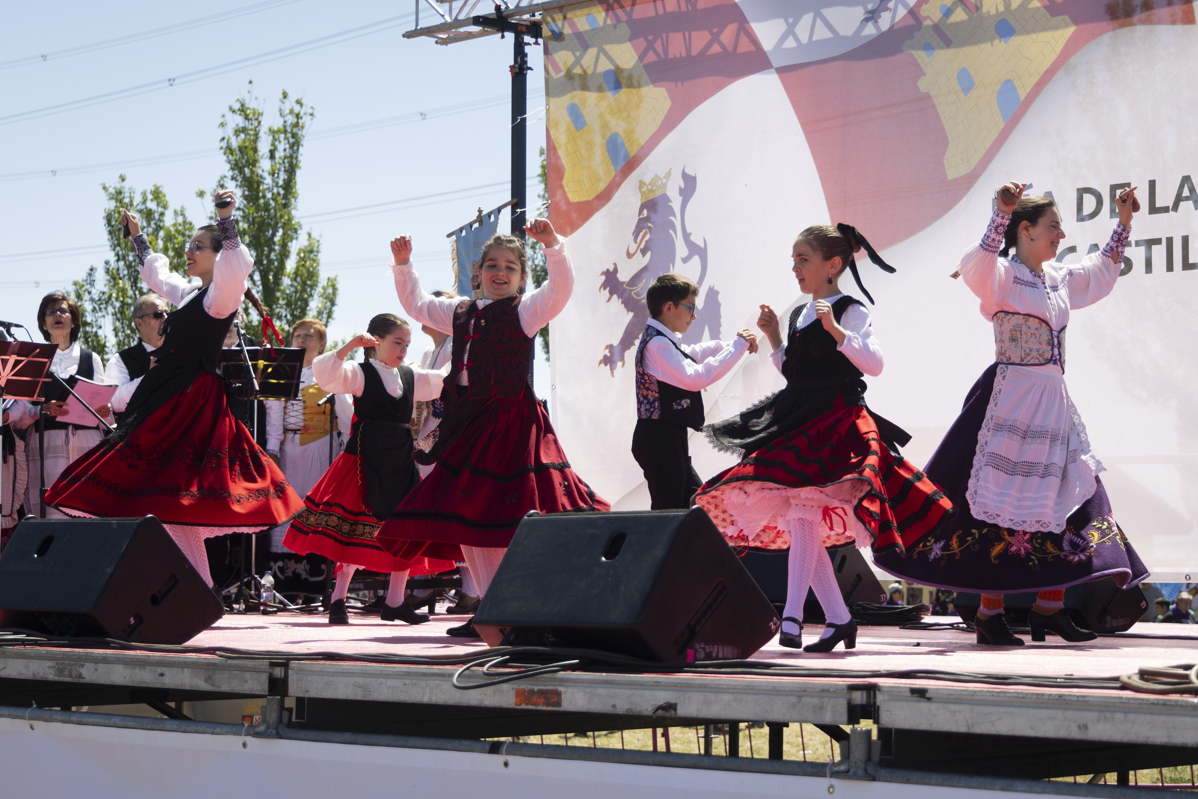 Danzas en la campa de Villalar