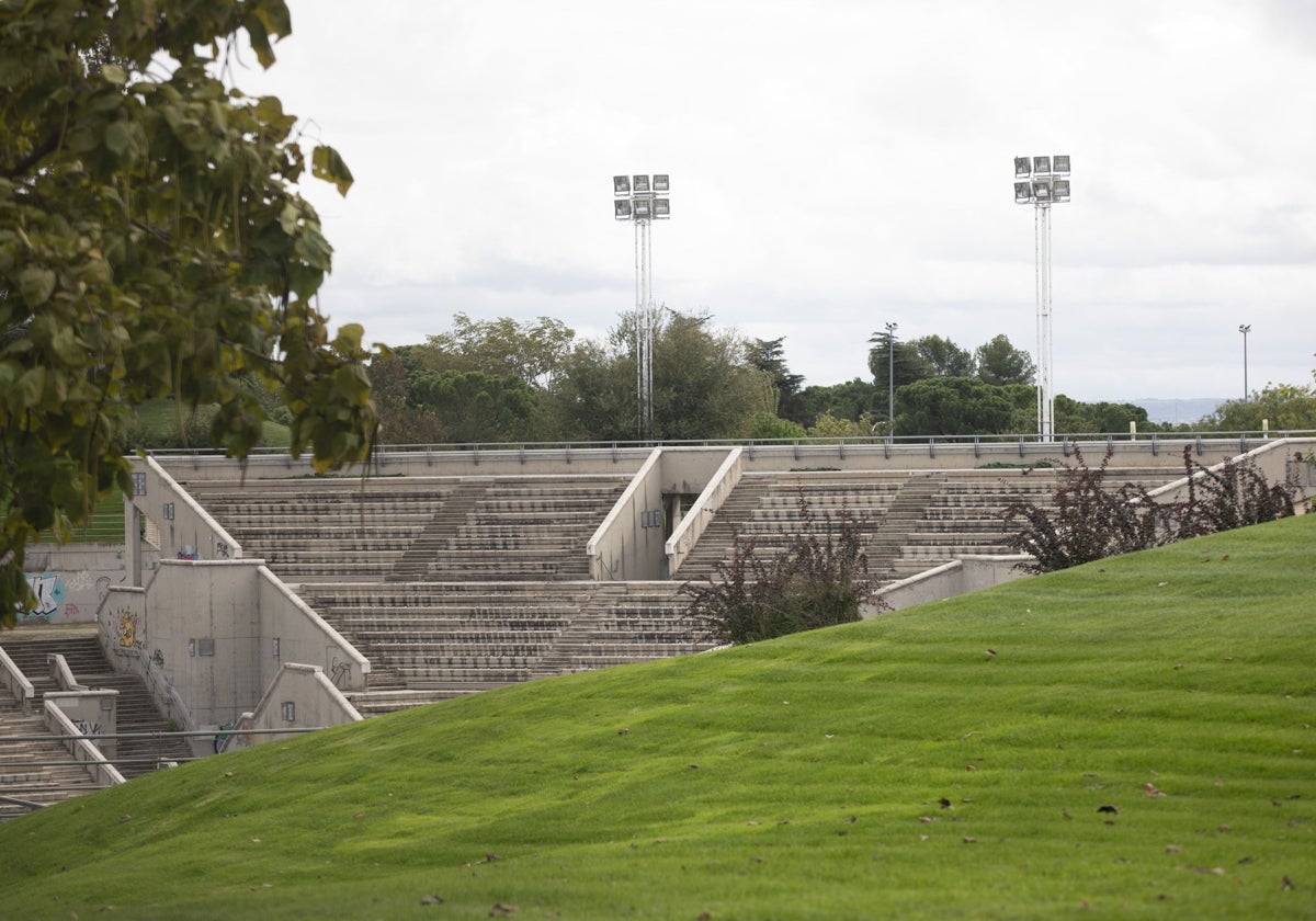 El estado actual del auditorio Juan Carlos I, en el parque homónimo