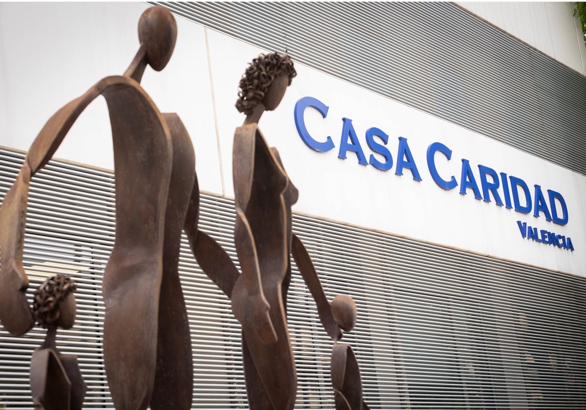 Fachada del Multicentro Social de Casa Caridad en Benicalap (Valencia)