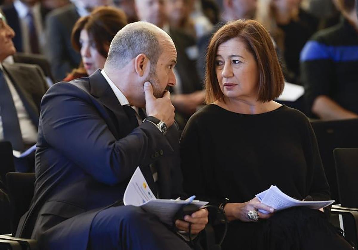 El presidente del Senado, Pedro Rollán, junto a la presidenta del Congreso, Francina Armengol