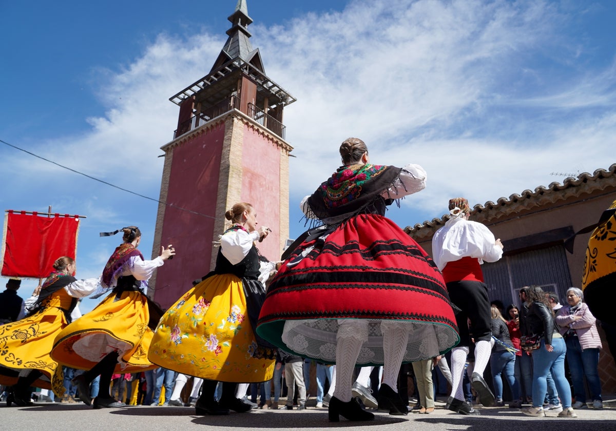 Danzas regionales en Villalar de los Comuneros (Valladolid)