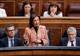 La ministra de Defensa, Margarita Robles, hoy en el Congreso junto a Fernando Grande Marlaska y Félix Bolaños