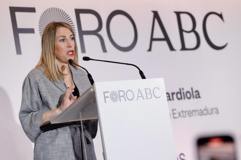 La presidenta de Extremadura, María Guardiola, durante su intervención de este viernes en el Foro ABC