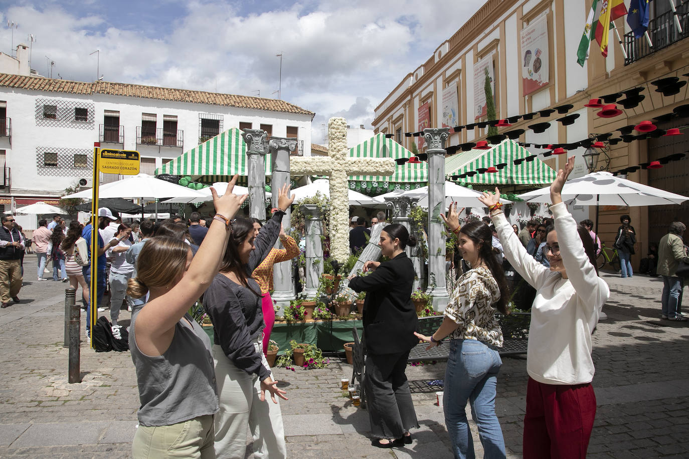 Fotos: el comienzo de las Cruces de Mayo de Córdoba
