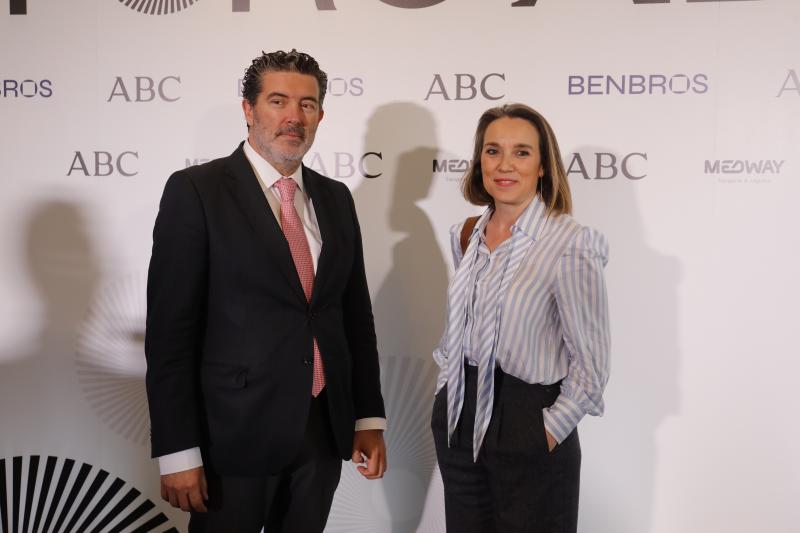 El director de ABC Julián Quirós y la secretaria general del PP Cuca Gamarra