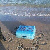 Imagen del fardo de droga localizado en la playa de El Campello (Alicante)