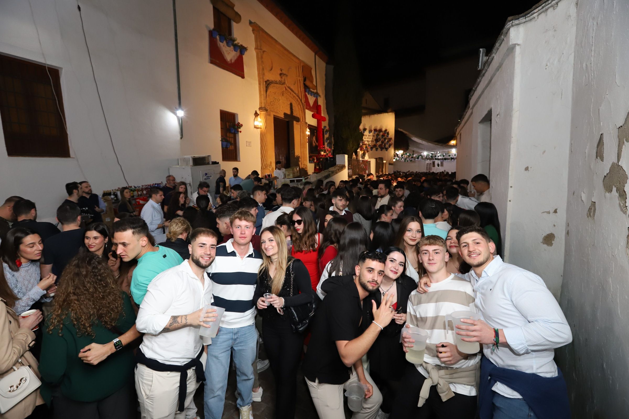 Fotos: El ambiente en las Cruces de Mayo la primera noche de la fiesta