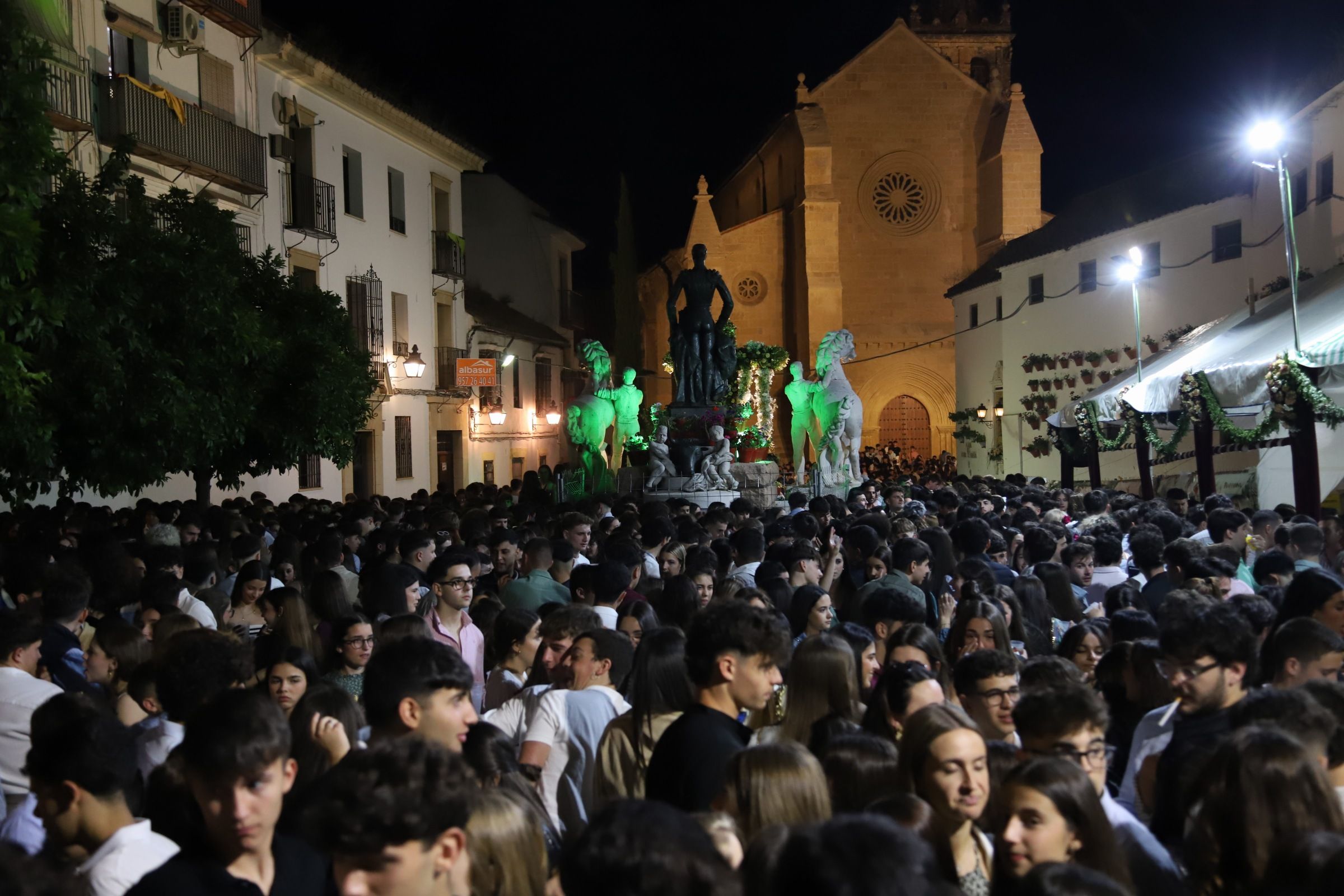 Fotos: El ambiente en las Cruces de Mayo la primera noche de la fiesta