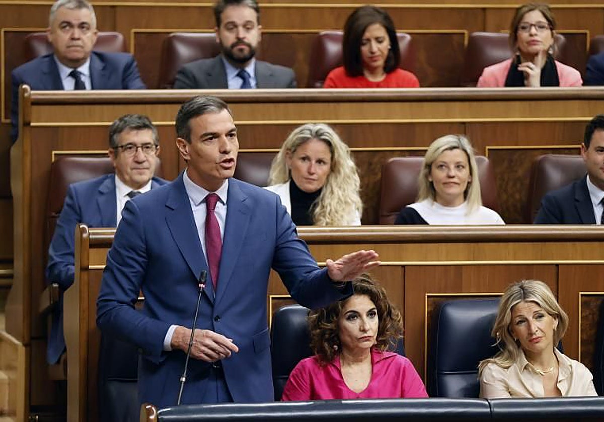 Pedro Sánchez, durante la última sesión de control en el Congreso, antes de publicar la carta sobre su periodo de «reflexión»