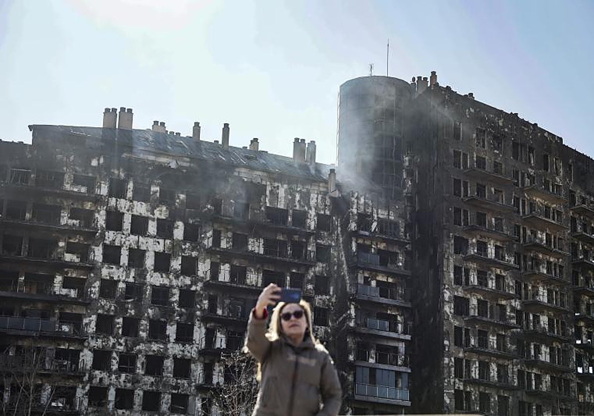 Imagen de archivo del edificio incendiado en Campanar (Valencia)
