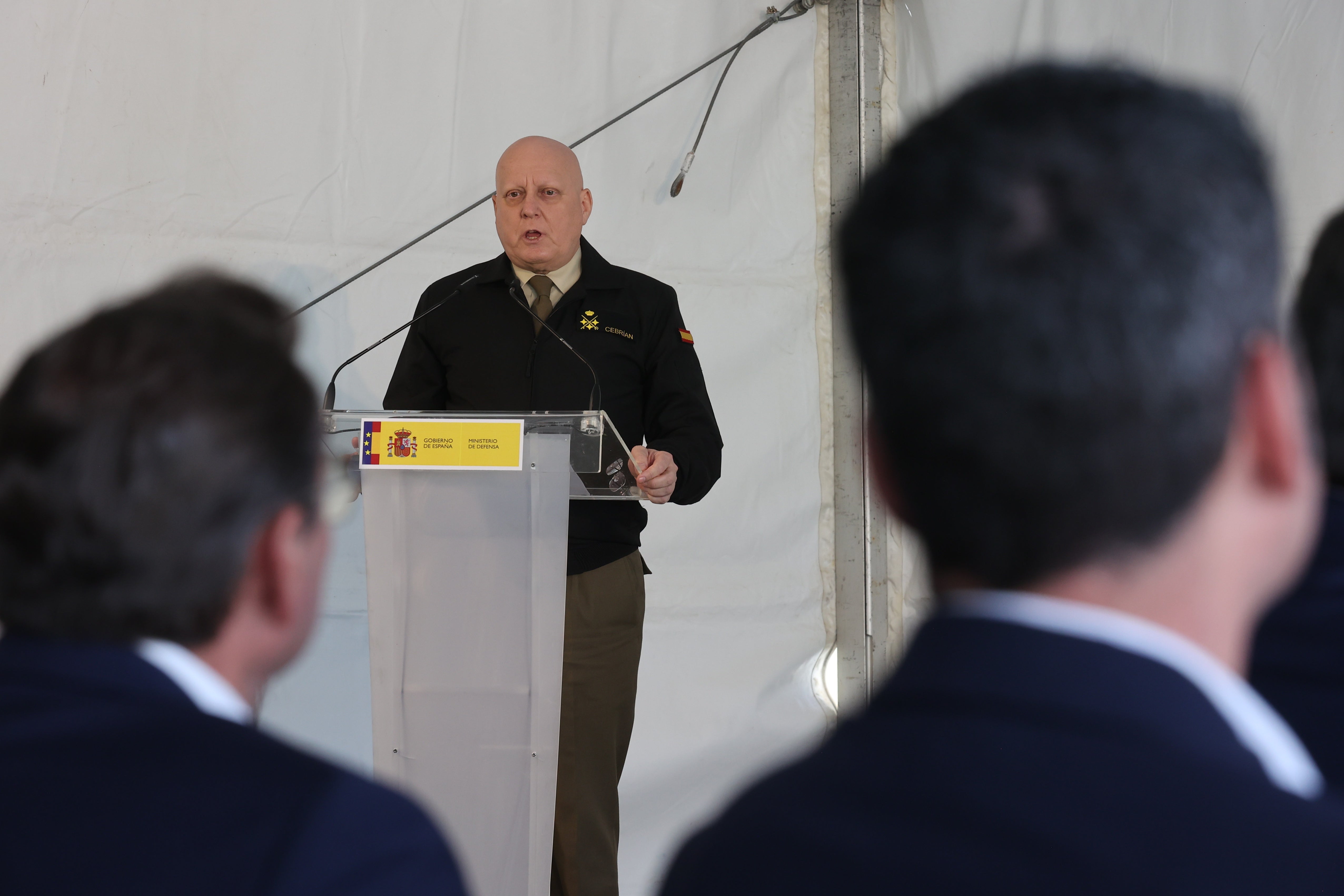 Las imágenes de la visita de la ministra de Defensa a las obras de la Base Logística del Ejército