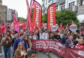 Miles de personas participan en Andalucía en las manifestaciones del 1 de Mayo