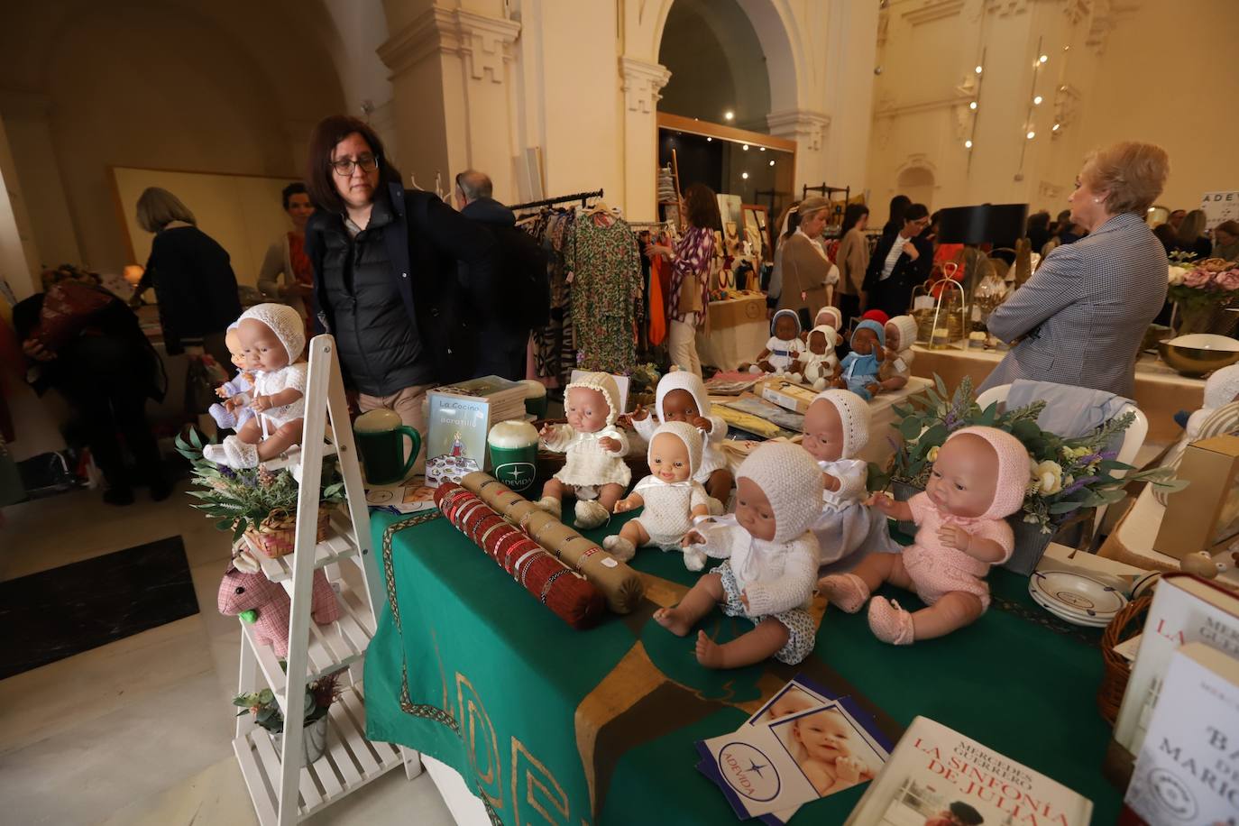 Las imágenes de la inauguración del Baratillo de Adevida en Córdoba