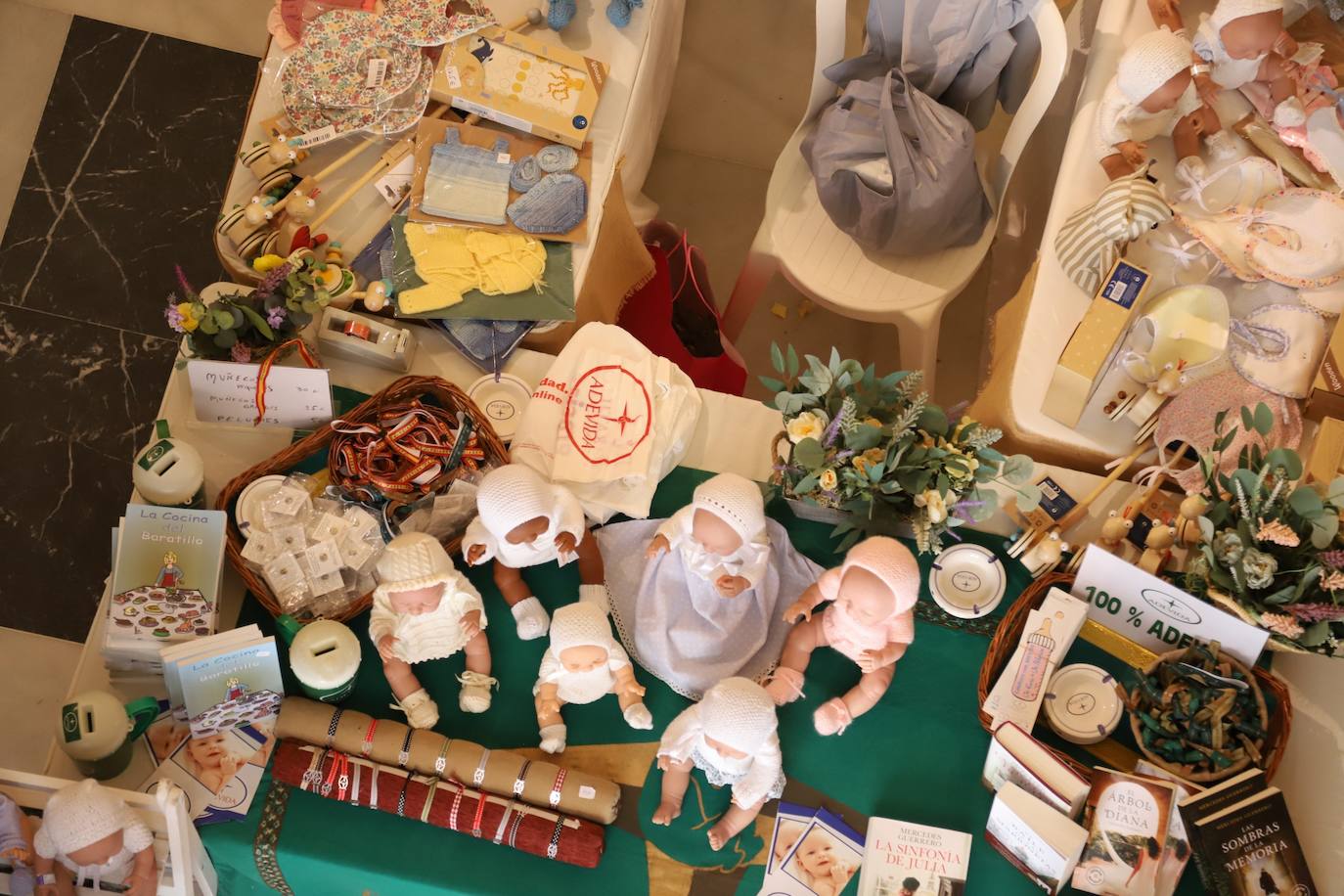 Las imágenes de la inauguración del Baratillo de Adevida en Córdoba