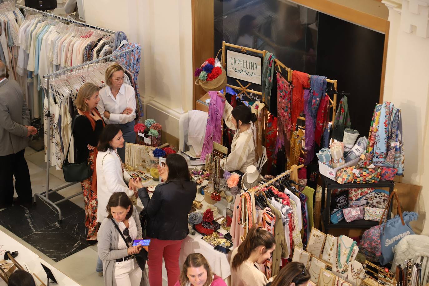 Las imágenes de la inauguración del Baratillo de Adevida en Córdoba