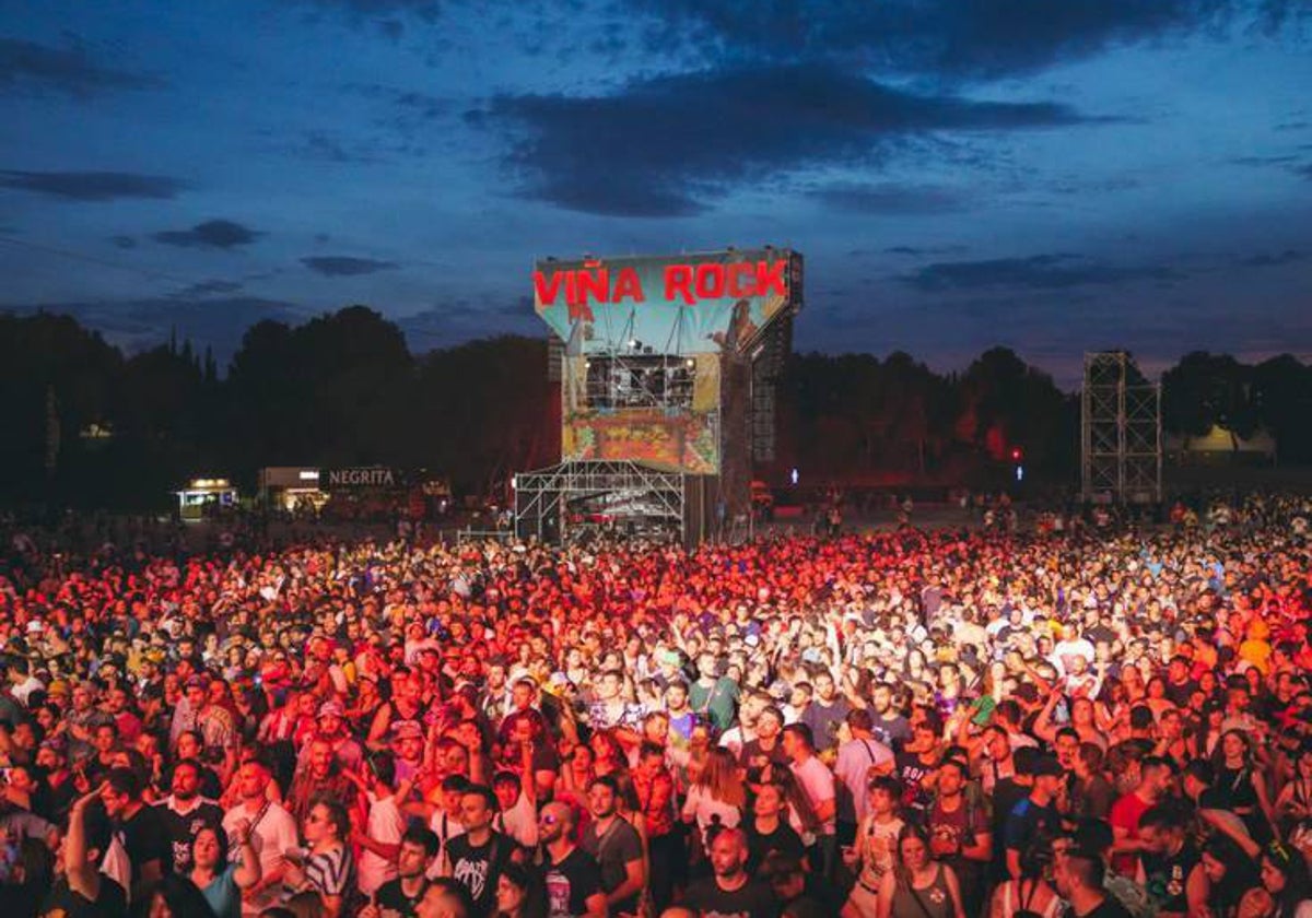 Se calcula que más de 240.000 personas pasarán hasta este sábado por el Viña Rock