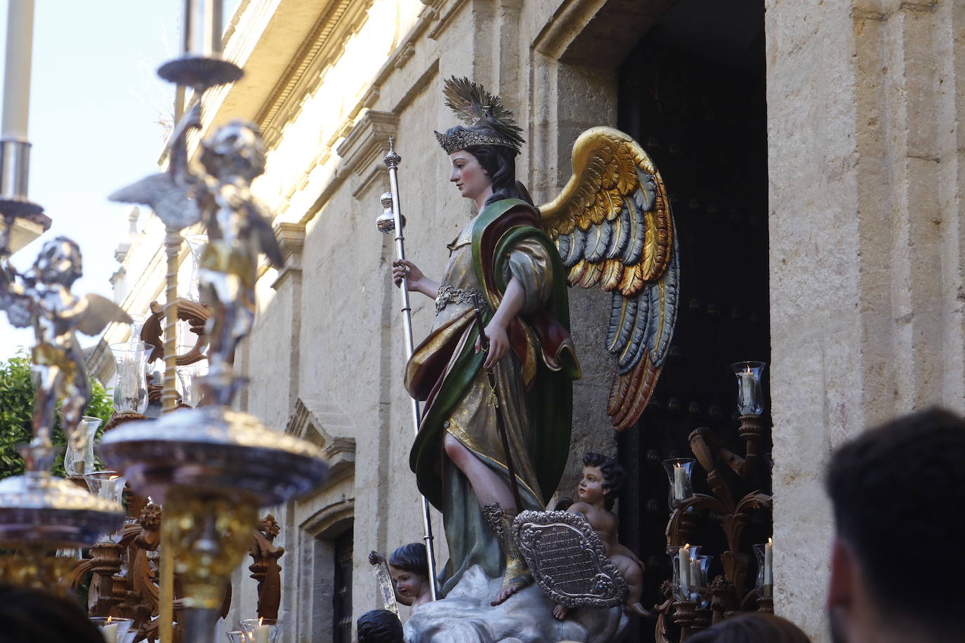Fotos: La elegante procesión del Arcángel San Rafael en Córdoba