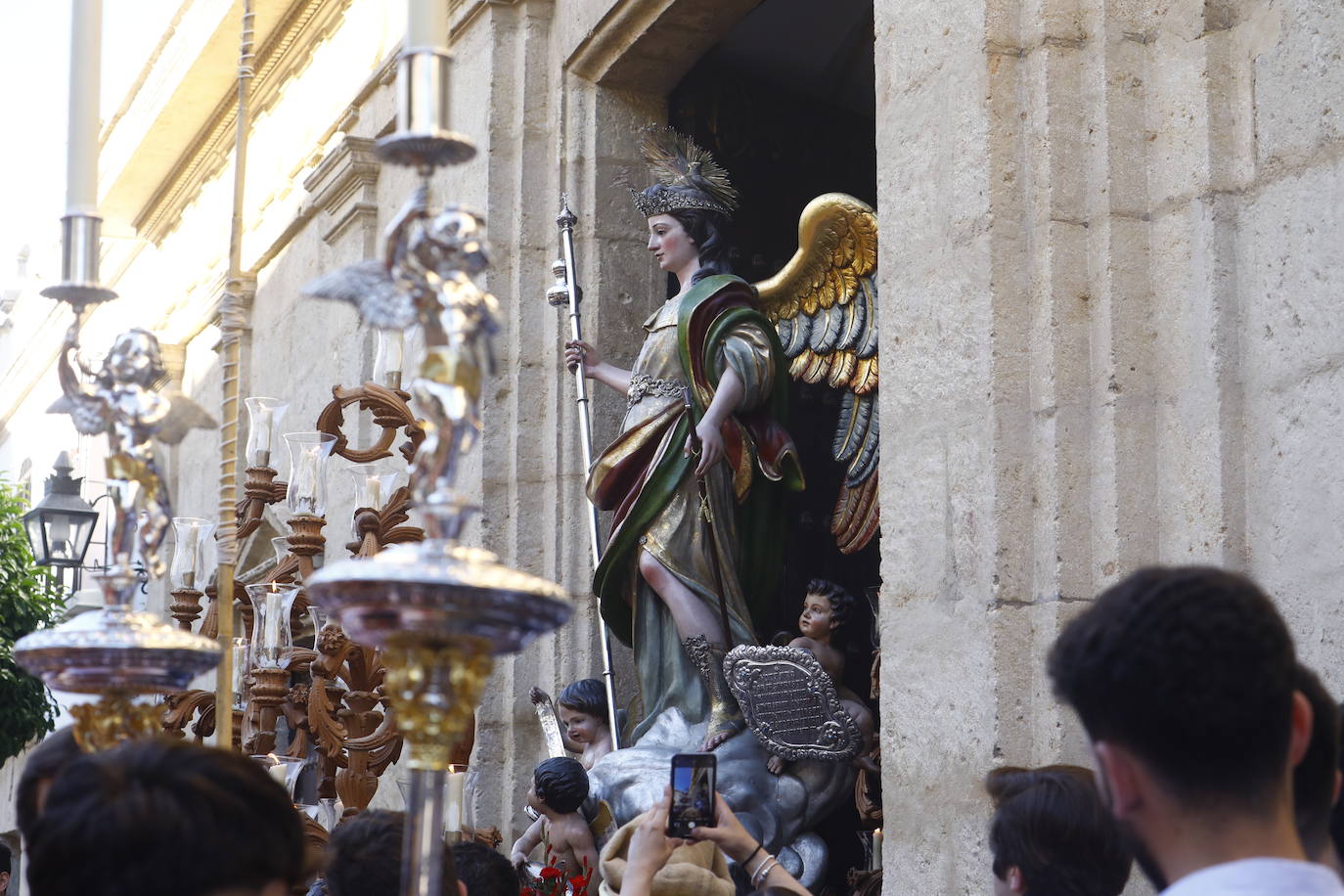Fotos: La elegante procesión del Arcángel San Rafael en Córdoba