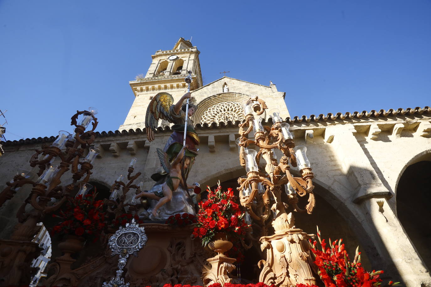 Fotos: La elegante procesión del Arcángel San Rafael en Córdoba