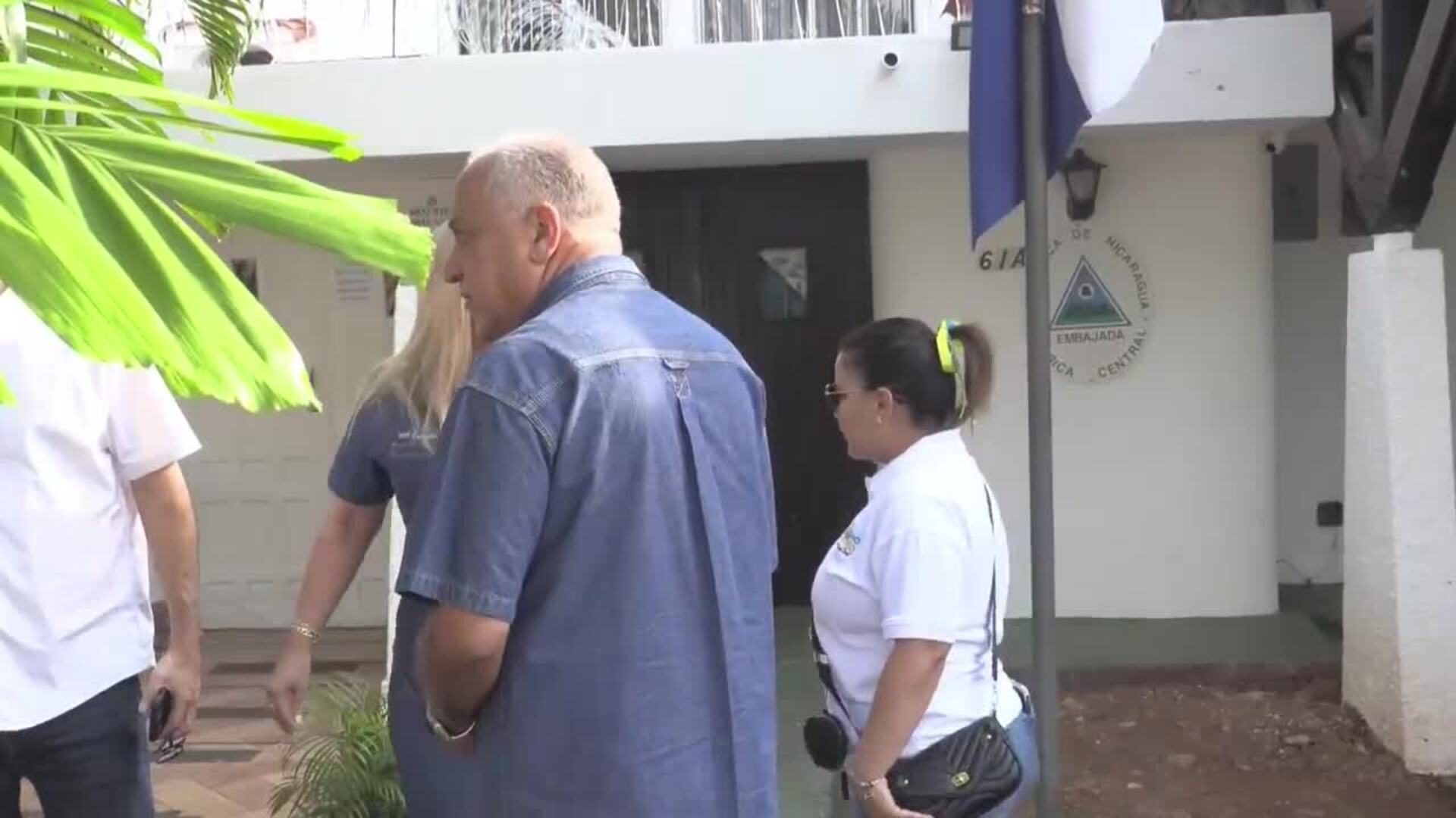 En la Embajada de Nicaragua, Martinelli fue visitado por su sustituto a candidato presidencial en Panamá (V)