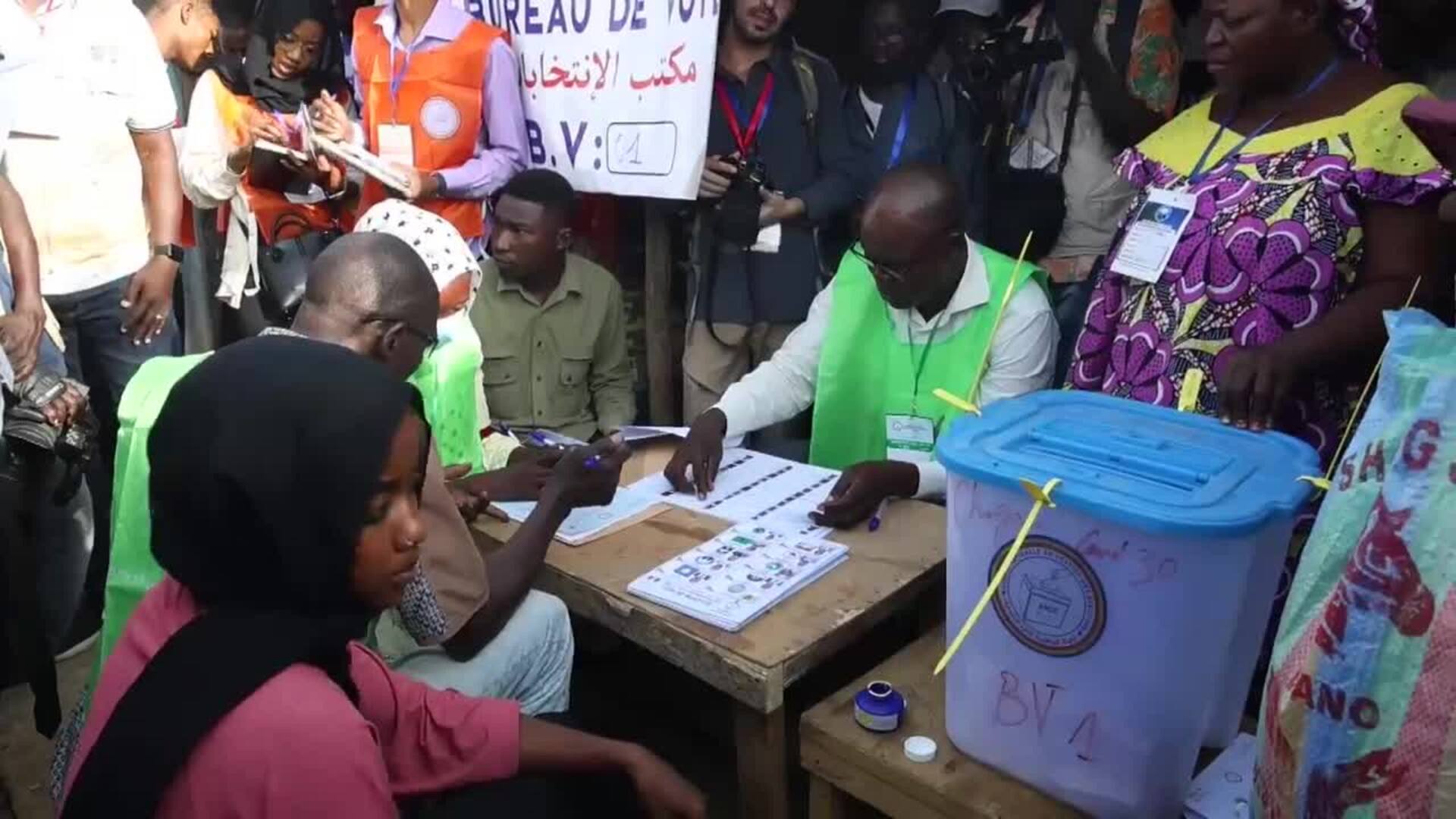 Comienzan las elecciones presidenciales en Chad