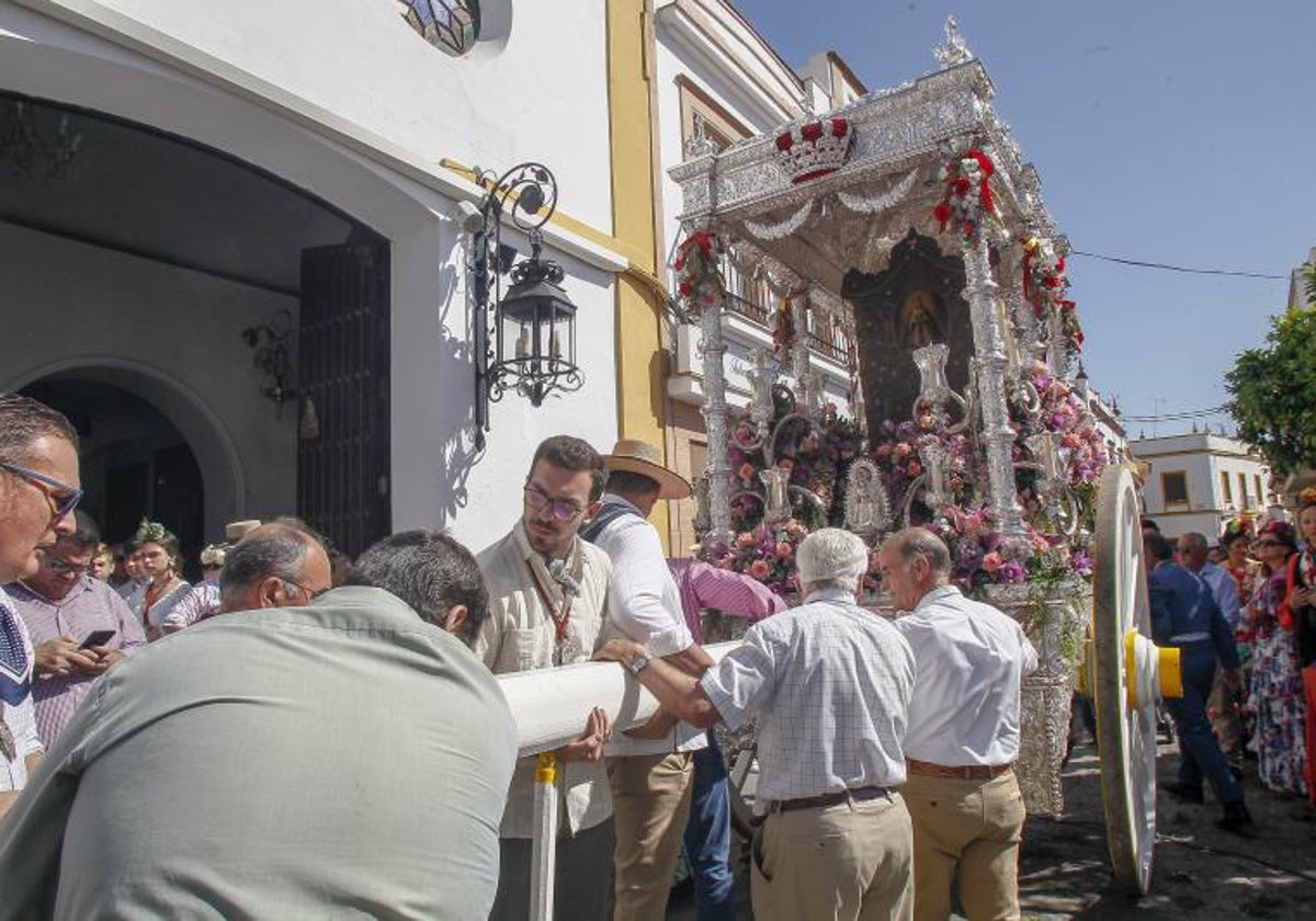 Salida de la hermandad del Rocío de Coria del Río