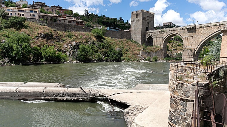 El azud de Santa Ana se rompió en septiembre de 2023 y así continúa