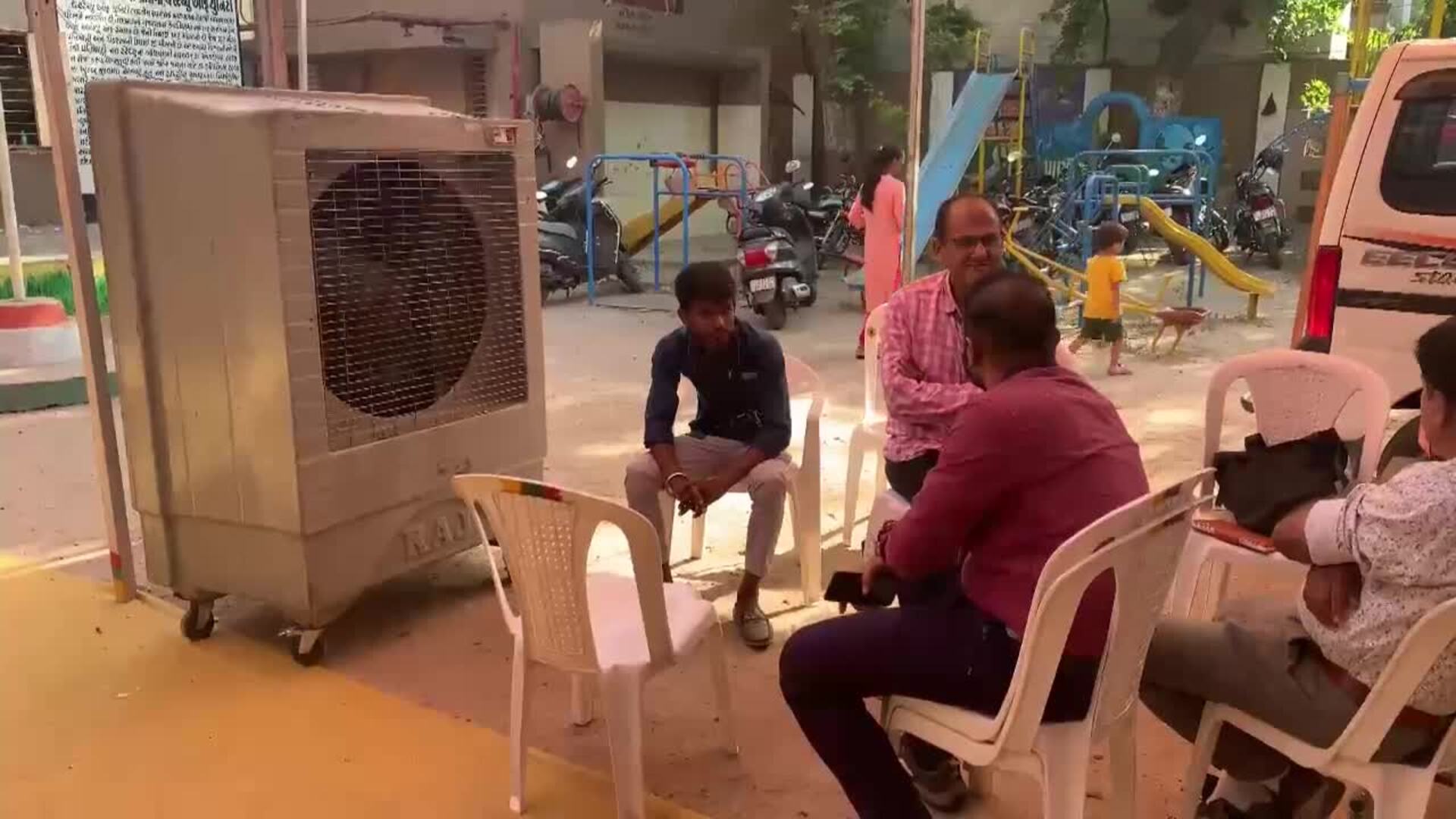 Las elecciones de la India, una consulta a 42 grados de temperatura