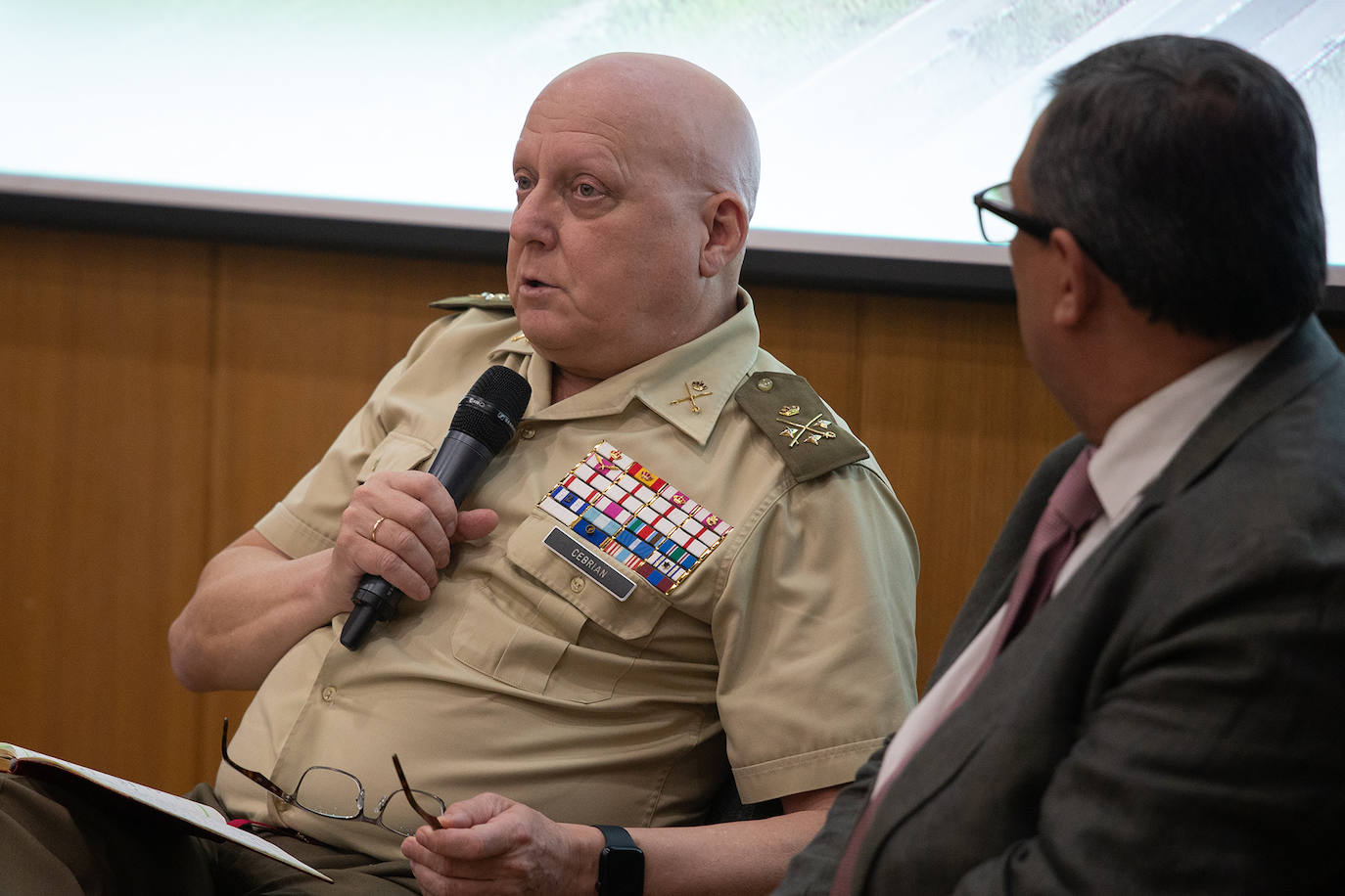 Fotos: La presentación de la Base Logística del Ejército de Tierra de Córdoba en Algeciras