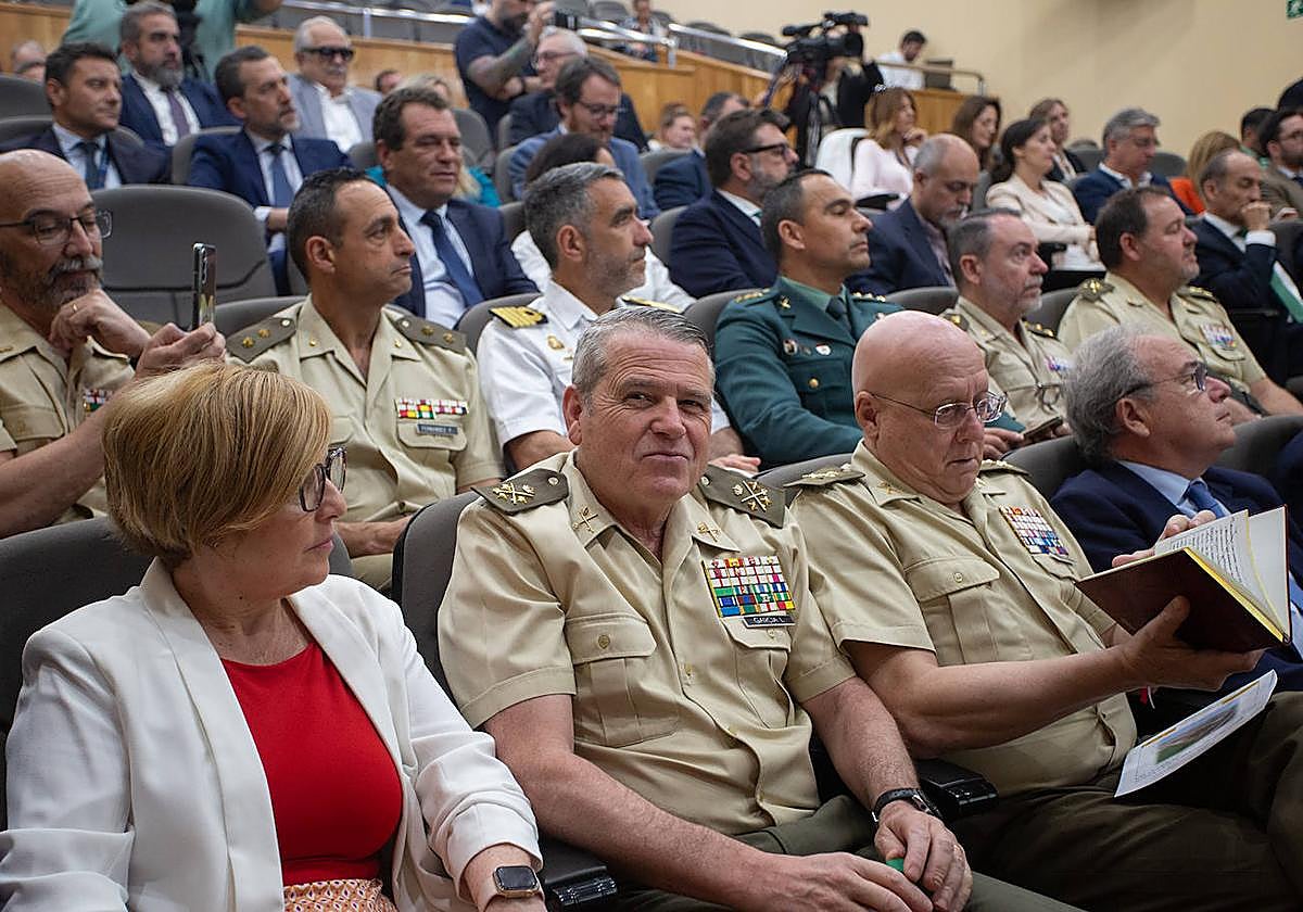 Fotos: La presentación de la Base Logística del Ejército de Tierra de Córdoba en Algeciras
