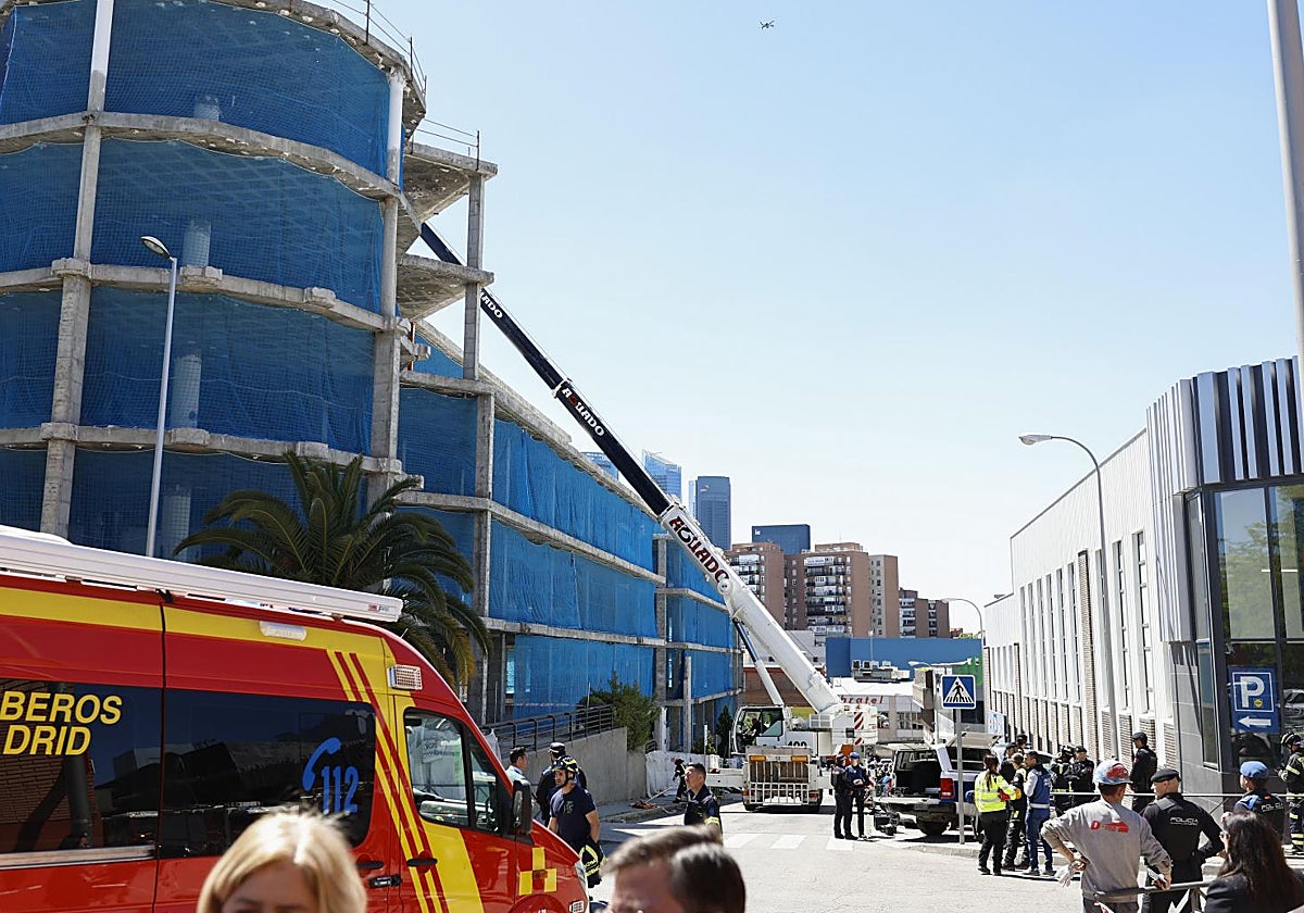 Trabajadores de emergencias, en el lugar del siniestro