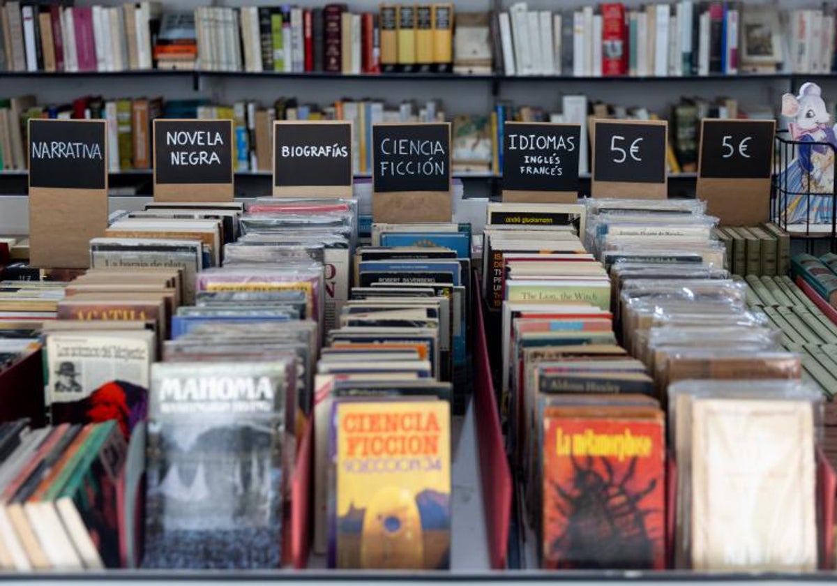 Libros de segunda ocasión y oferta ordenados