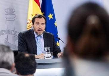 El ministro Puente achaca las incidencias a las obras de mejora y contraataca con el Metro