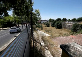 Un hombre se mata con el cuchillo con el que agredió antes a su pareja en El Brillante de Córdoba