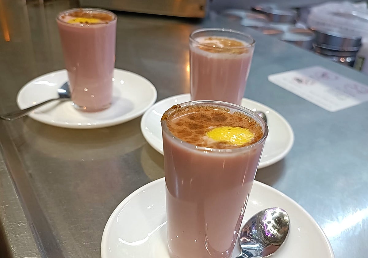 Vasos con el típico americano de Almería