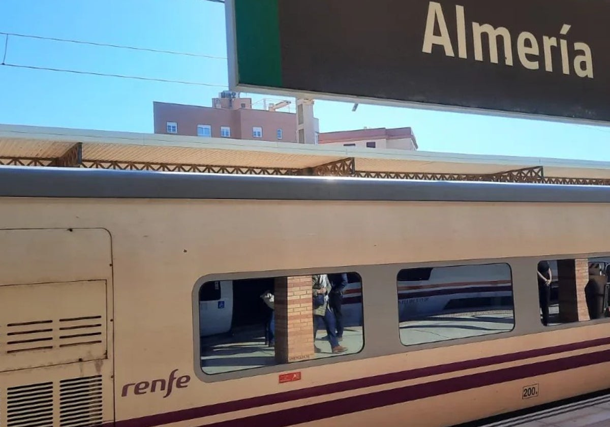 Imagen de archivo de la estación de ferrocarril de Almería