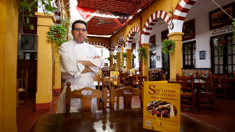 Manuel Bordallo en la Taberna Sociedad de Plateros de María Auxiliadora