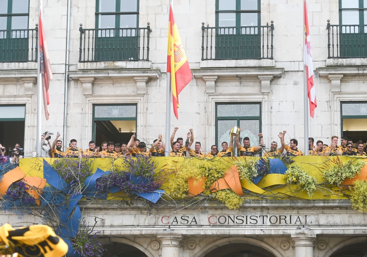 Recepción en el Ayuntamiento del Club Deportivo Recoletas Burgos-Caja Rural tras proclamarse campeones de la Copa del Rey de Rugby