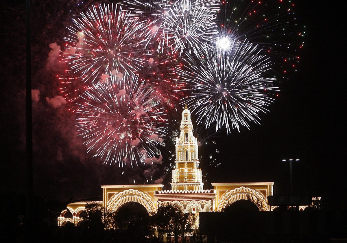 El espectáculo de fuegos artificiales mantendrá su horario habitual a medianoche