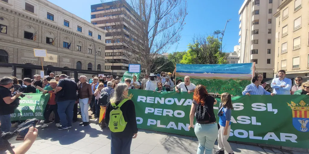 El Gobierno sacrifica tierras de «interés nacional» para una macroplanta solar de la desaladora de Torrevieja y así recortar trasvases