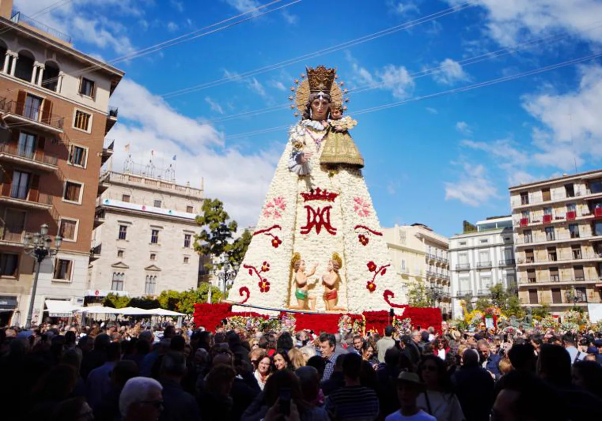 Imagen de archivo de la Virgen de los Desamparados en Valencia