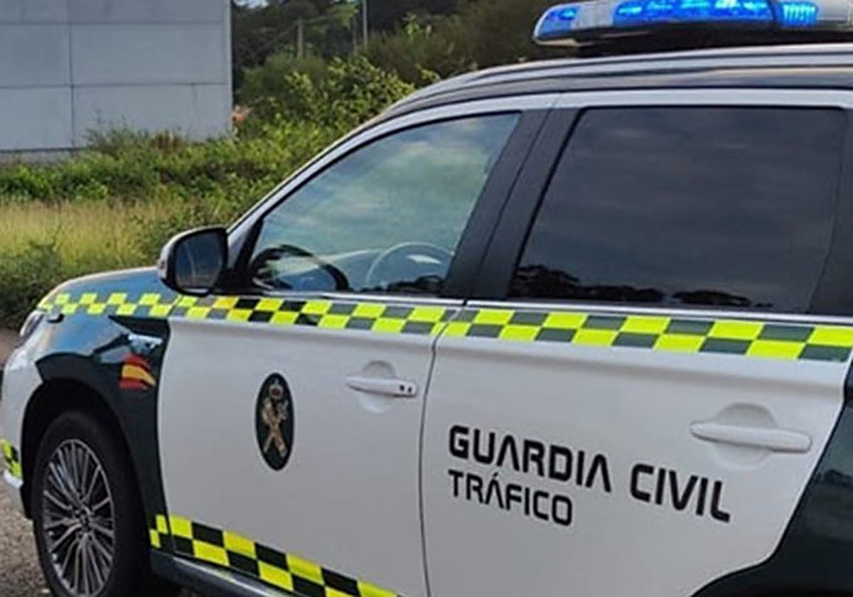 Vehículo de la Guardia Civil de Tráfico
