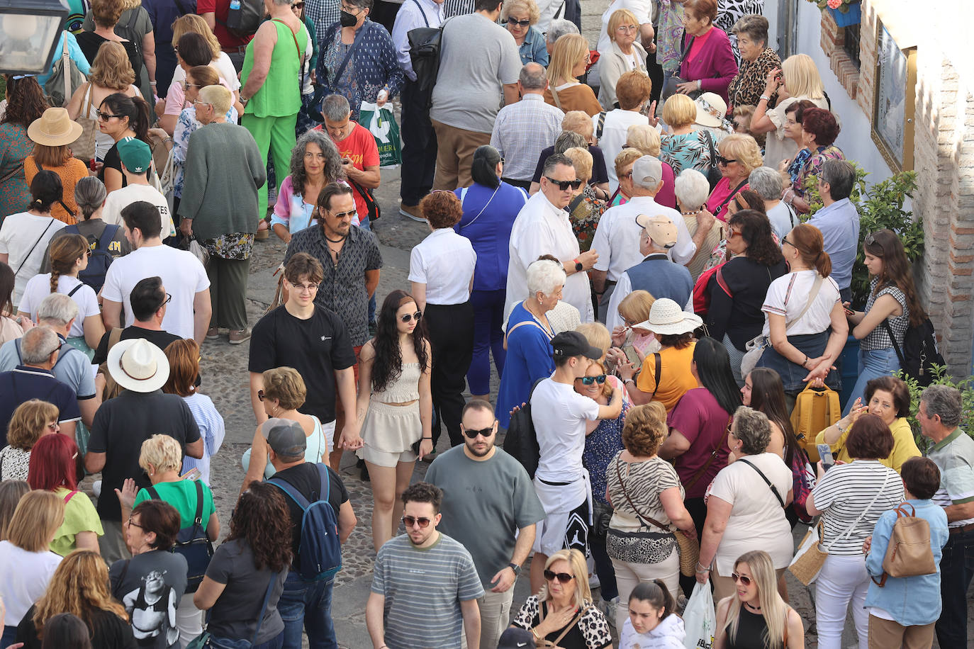 Las imponentes colas del último sábado de los Patios de Córdoba, en imágnes